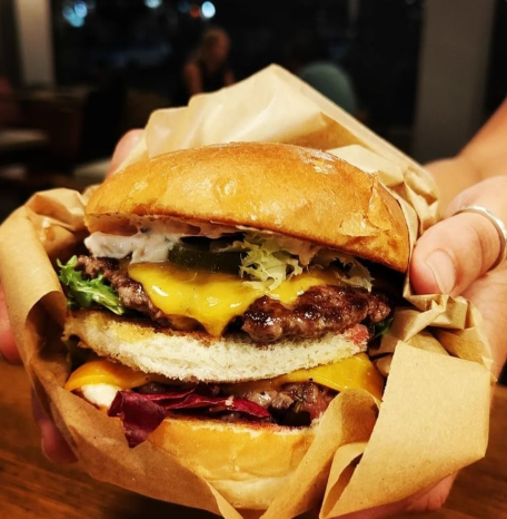BIG LIKE — Triple pan Brioche y doble carne Angus